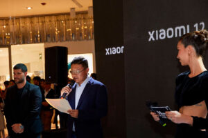 anunció-a-la-ganadora-de-la-mano-del-Xiaomi-12-Lite-3