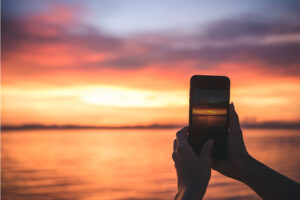 4 consejos para tomarte las mejores fotografías con tu smartphone durante la Hora Dorada