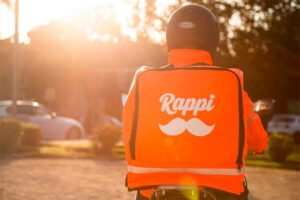Rappi lanza programas en tecnología Microsoft para repartidores y sus familias