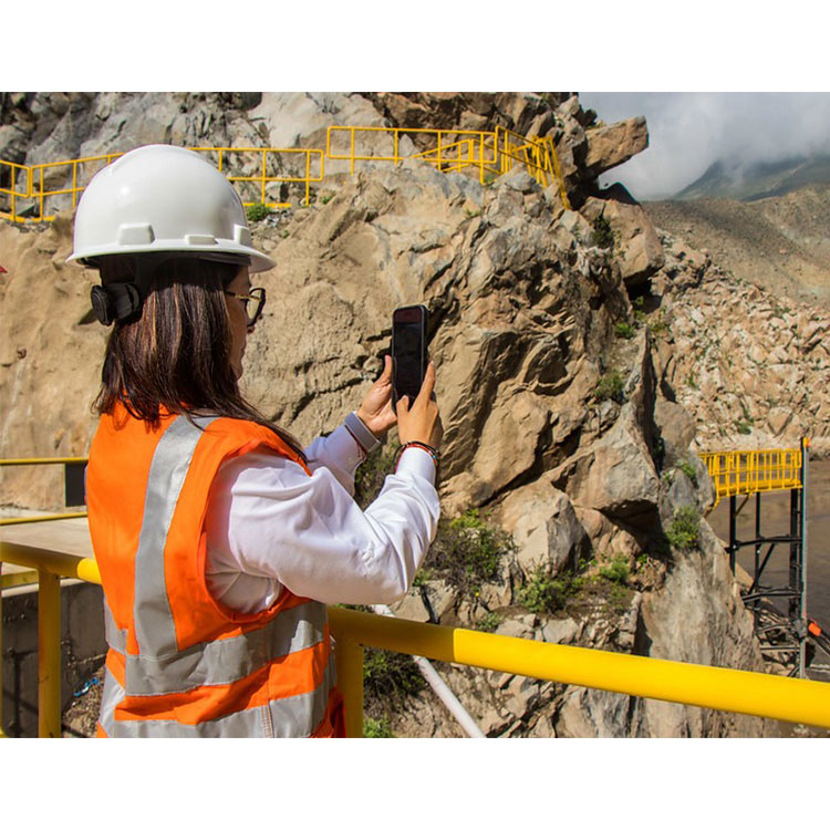 Día Internacional de la Mujer en la Ingeniería: 4 retos y desafíos a los que se enfrentan las mujeres ingenieras dentro del sector energético