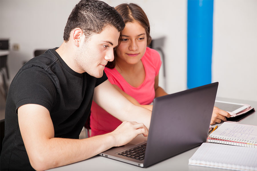 Cinco razones por las que la tecnología impulsa la participación de los jóvenes en asuntos sociales