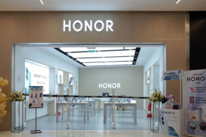 Tras el lanzamiento del HONOR 90, inauguran nueva Tienda HONOR en Real Plaza Puruchuco