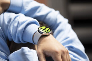 Túnel del tiempo: Samsung te lleva al pasado con la función Walkie Talkie del Galaxy Watch6