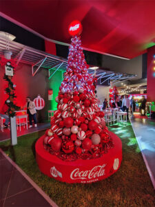 NAVIDAD-2023-COCA-COLA-NOS-INVITA-A-DESPERTAR-EL-PAPÁ-NOEL-QUE-LLEVAMOS-DENTRO-Y-TRAE-DE-VUELTA-SUS-ICÓNICAS-CARAVANAS-5