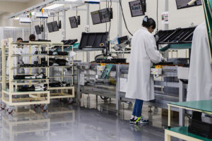 LG abre su primera fábrica en EE.UU para producir cargadores de vehículos eléctricos