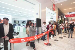 Xiaomi inaugura su primera tienda en el centro comercial del distrito más poblado de Lima