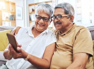 Cinco consejos para cuidar de los abuelitos en casa Verisure