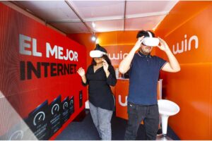 Empresa de Telecomunicaciones Win presenta la historia del internet en el Perú en “Realidad Virtual” en TEDxTuku