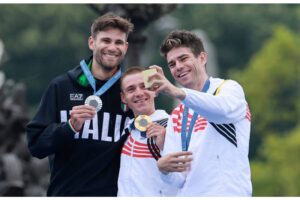 París 2024 Los medallistas comparten sonrisas de campeones con el Galaxy Z Flip6 Olympic Edition en sus primeros Selfies de la Victoria