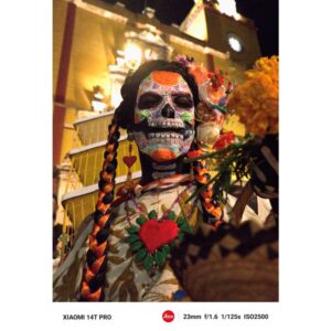 Capturando la esencia del Día de Muertos a través de la fotografía nocturna de la Serie Xiaomi 14T