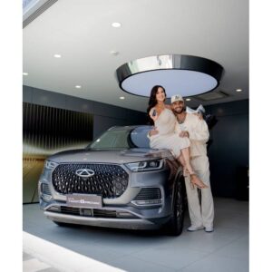 Chery le da la bienvenida a Angie Arizaga y Jota Benz como sus nuevos embajadores: La camioneta perfecta para su nueva familia