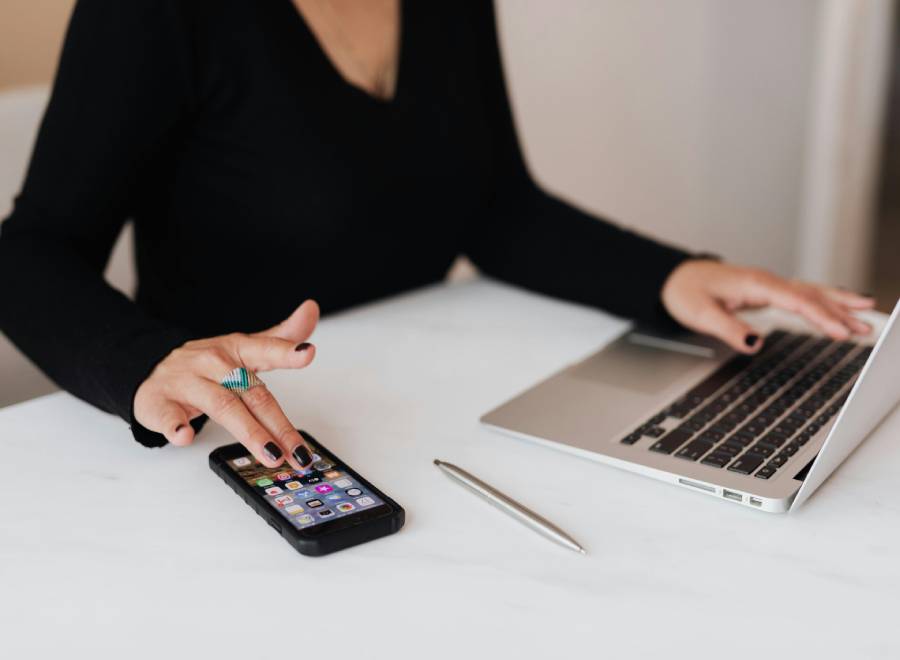 Kaspersky El 76% de las mujeres peruanas está preocupada por su seguridad digital, ante el aumento de amenazas en línea