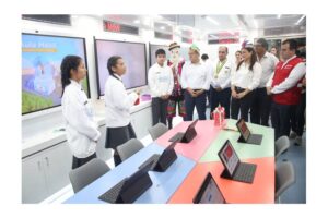 Huawei culmina con éxito recorrido de su Aula Móvil en Madre de Dios