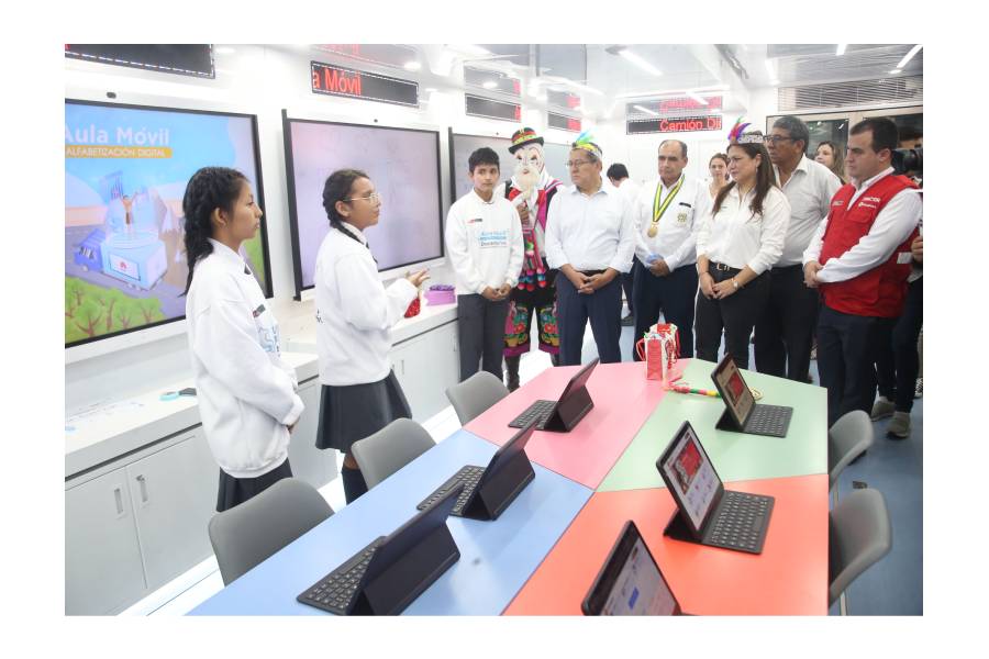 Huawei culmina con éxito recorrido de su Aula Móvil en Madre de Dios