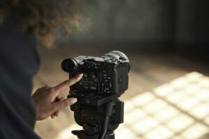 Sony presenta la cámara compacta FX2, un modelo que expandirá la versatilidad de la gama Cinema Line para los creativos