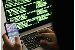 Kaspersky alerta sobre un nuevo malware que se hace pasar por un asistente de IA para robar datos de usuarios