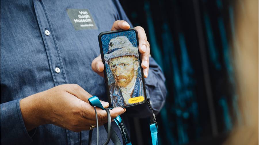 Samsung Galaxy S25+ impulsa la nueva audioguía del Museo Van Gogh
