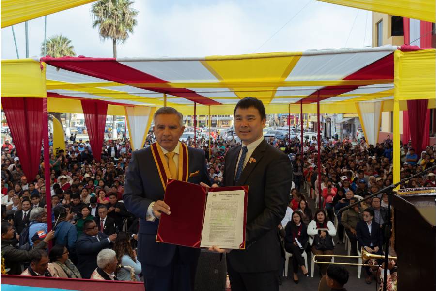 Bitel convierte la Plaza de Armas de Chimbote en una ciudad inteligente