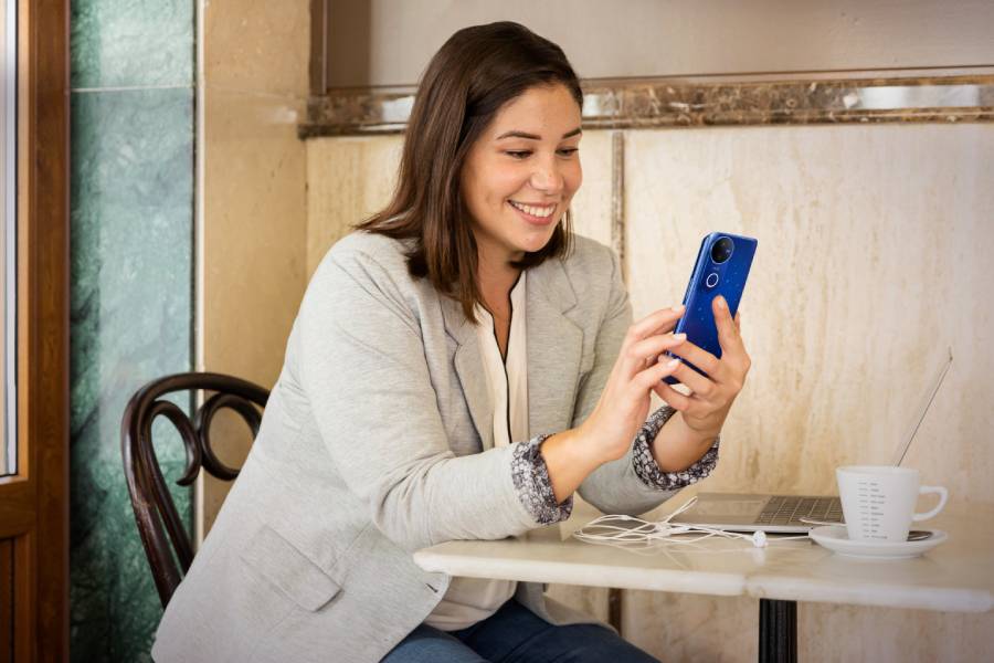 Cómo los smartphones modernos gestionan la batería en segundo plano sin afectar el rendimiento vivo