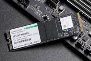 TeamGroup Lanza disco sólido con función de autodestrucción de datos