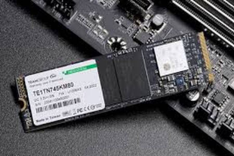 TeamGroup Lanza disco sólido con función de autodestrucción de datos