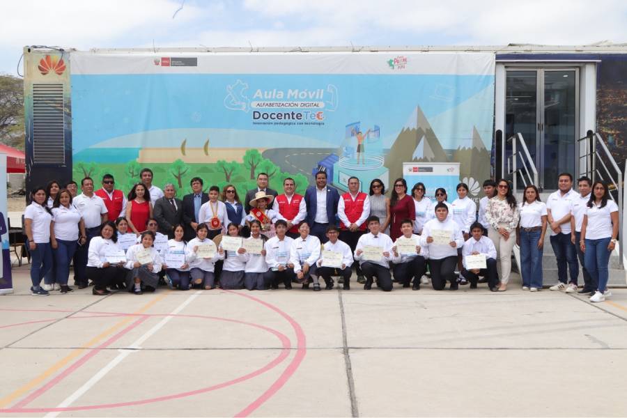 Aula Móvil de Huawei y MINEDU culmina con éxito su recorrido 2025 y supera la meta de alfabetización digital