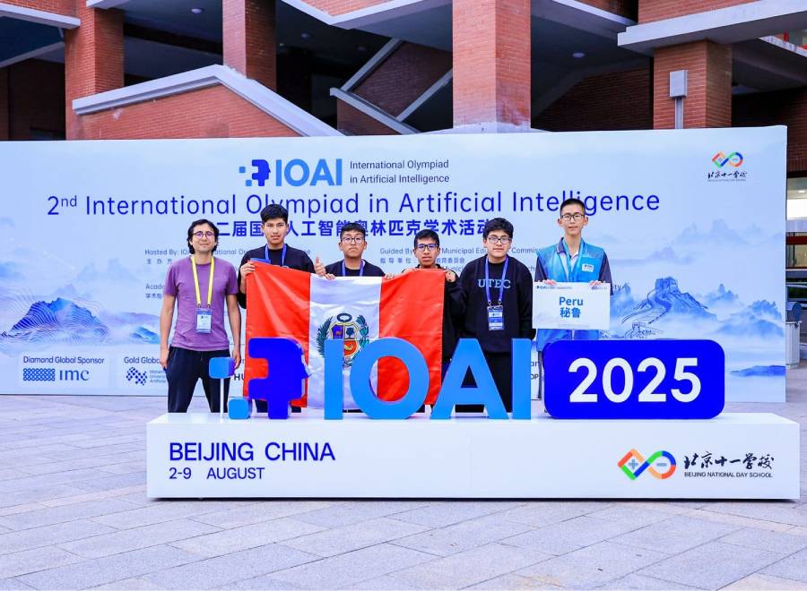 Escolares peruanos brillan en Olimpiada Internacional de Inteligencia Artificial realizada en China