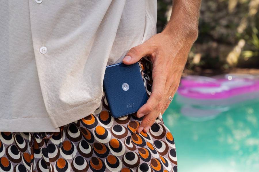 Con los nuevos razr 60 de motorola, diseño icónico y máxima resistencia son sinónimos