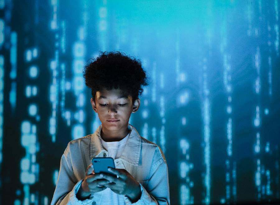 De las monedas al celular_ la importancia de educar a los niños para proteger el dinero en el mundo digital Kaspersky