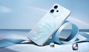 OPPO presenta en Perú el Reno14 F: diseño iridiscente, Flash Pro AI y fotos bajo el agua con IA