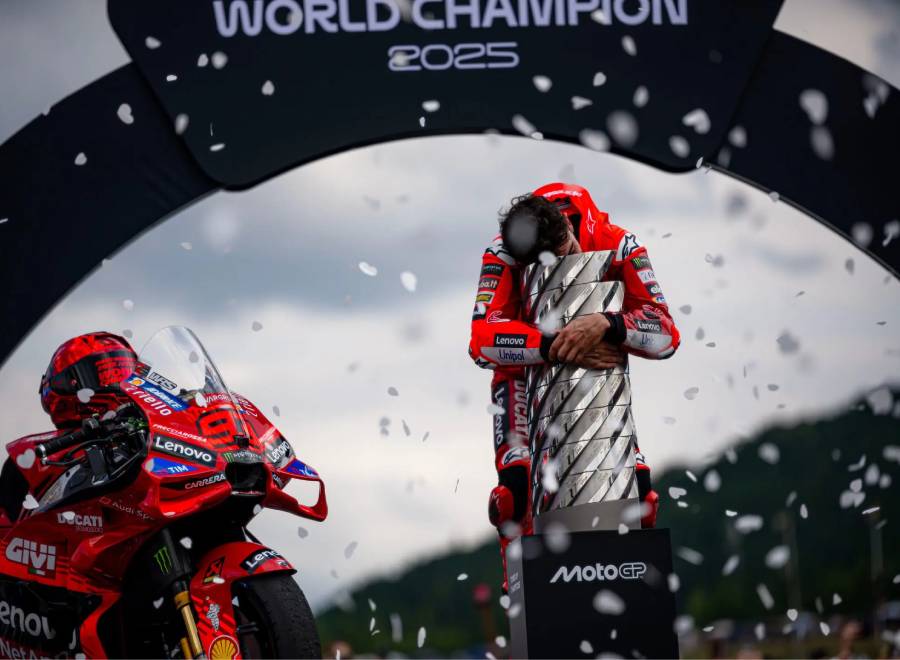 La tecnología de Lenovo impulsa a Ducati Corse a una histórica Triple Corona en MotoGP 2025