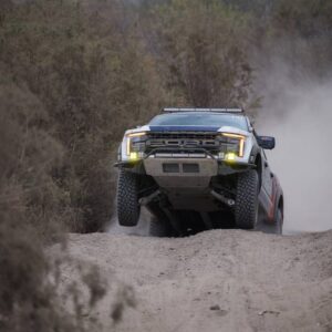 Ford celebra los 15 años de Raptor con una doble victoria en la Baja 1000