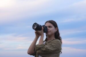 Sony Electronics lanza la cámara Sony Alpha 7V y el lente FE 28-70mm F3.5-5.6 OSS II