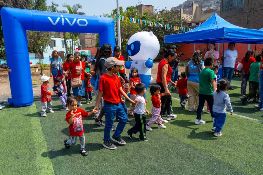 vivo Smartphone llevó alegría a más de 300 niños de Aldeas Infantiles SOS con su campaña navideña “Yo vivo la Navidad”