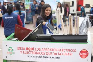Alrededor de 65 toneladas de residuos electrónicos fueron acopiados en el Reciclafest 2025 de Claro Perú