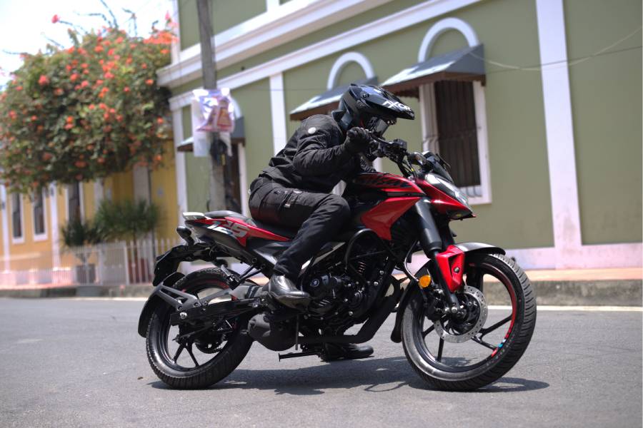¿Cansado del tráfico? Conoce la moto funcional y eficiente que se adapta al ritmo de la ciudad Pulsar