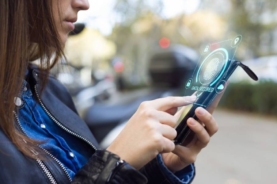 Claro ¿Te robaron o perdiste el celular? Esto debes hacer para proteger tus datos personales