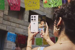 El nuevo motorola razr fold se posiciona como la cámara #1 en el segmento de los plegables a nivel global, de acuerdo con DXOMARK