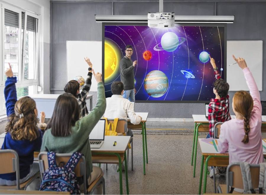 Más de la mitad de los estudiantes no puede leer en clase_ ¿por qué el tamaño de pantalla define el aprendizaje_ EPSON