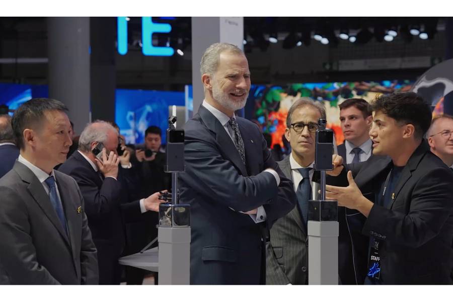 Rey Felipe VI de España inauguró edición 20 del MWC y conoció el HONOR Robot Phone y el ecosistema AIoT de HONOR