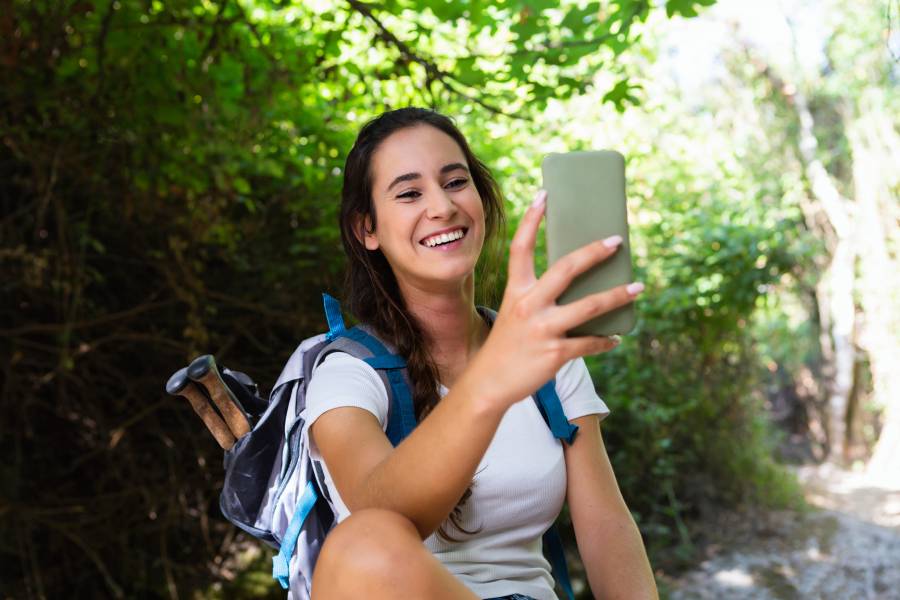 Semana Santa: Cuatro consejos para optimizar tus datos móviles y disfrutar tu viaje Claro