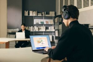 Día del Trabajo: 50% de peruanos adquieren laptops para el trabajo, destacando las laptops gamer ASUS