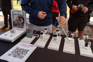 Huawei impulsa el running en el Perú junto a Glow Project en la carrera 5K Glow Forward, donde Gladys Tejeda