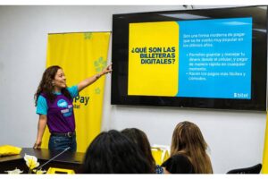 Bitel impulsa la educación digital y financiera de madres emprendedoras
