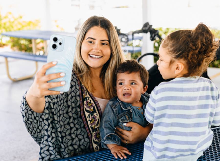 OPPO Día de la Madre: El 63% de las madres latinas usa su celular más de lo que esperaba: 3 maneras de aprovecharlo al máximo