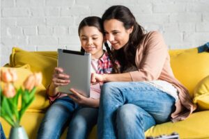 Regalos para mamá: ¿qué tecnología práctica regalar en el Día de la Madre? pc Factory