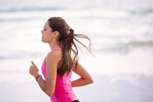 Estos son los gadgets que debes tener en cuenta si eres amante del running LG