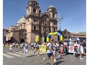 Hatun Phaway 10K reunió a más de 15 mil corredores en el inicio de las festividades de Cusco junto a Bitel