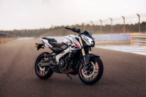 La nueva Pulsar NS400Z eleva la experiencia de manejo con tecnología avanzada y modos de conducción inteligentes