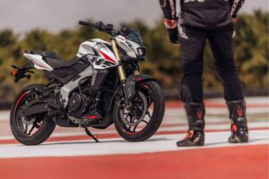 La nueva Pulsar NS400Z eleva la experiencia de manejo con tecnología avanzada y modos de conducción inteligentes